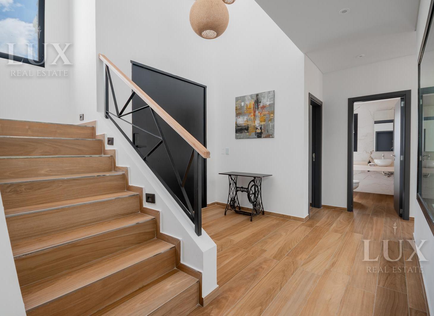 Casa en venta, con salida al rio, con 4 dormitorios, en el Barrio San Benito, Villanueva, Tigre