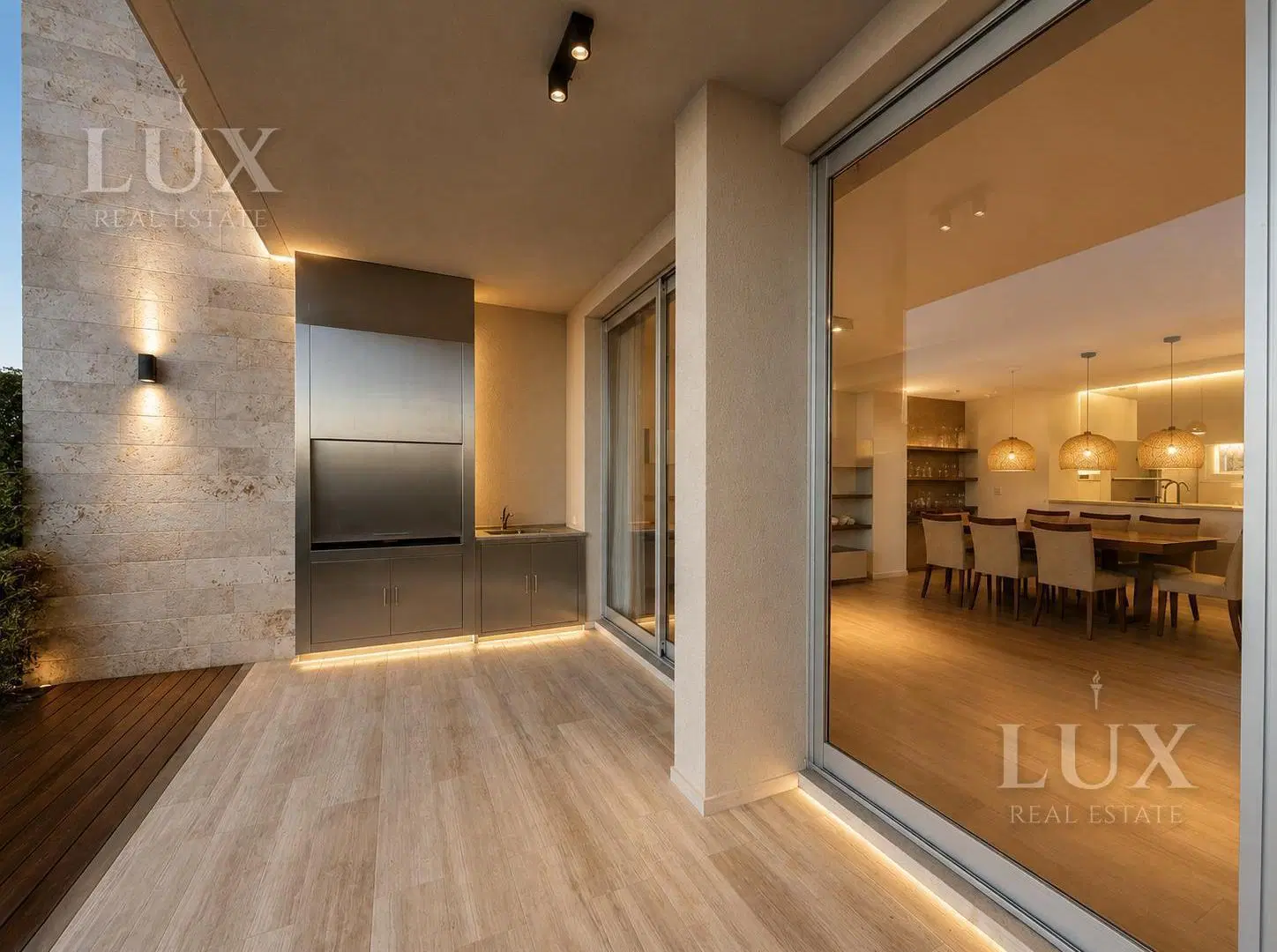 Departamento en duplex planta baja con tres dormitorios y jardín propio en alquiler 3