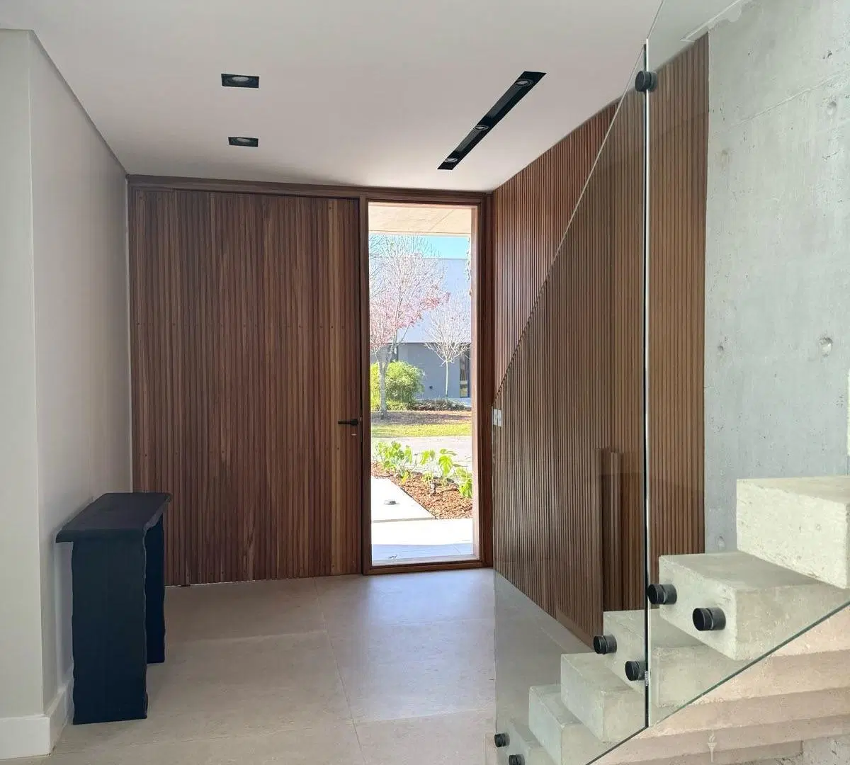 Casa amoblada en alquiler anual con vista al lago barrio Muelles 3
