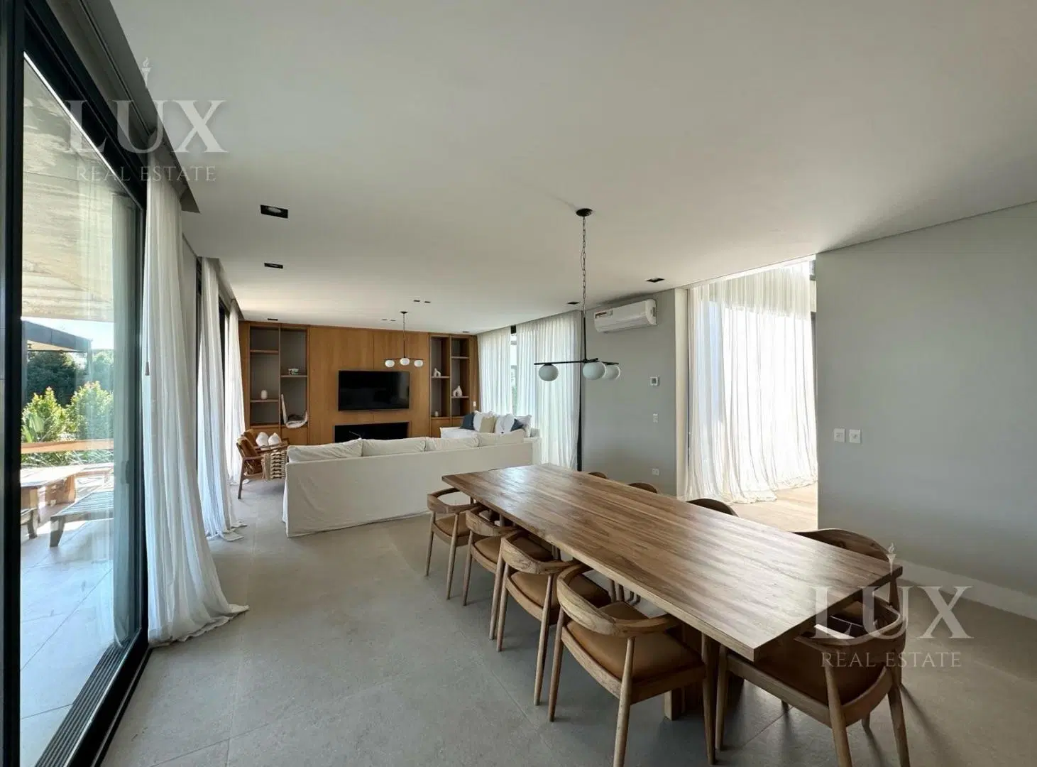 Casa amoblada en alquiler anual con vista al lago barrio Muelles 4