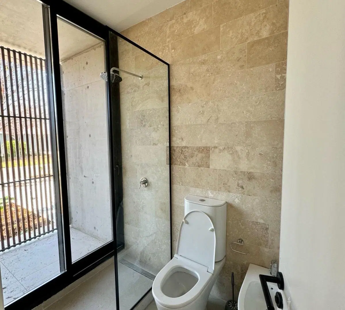 Casa amoblada en alquiler anual con vista al lago barrio Muelles 1