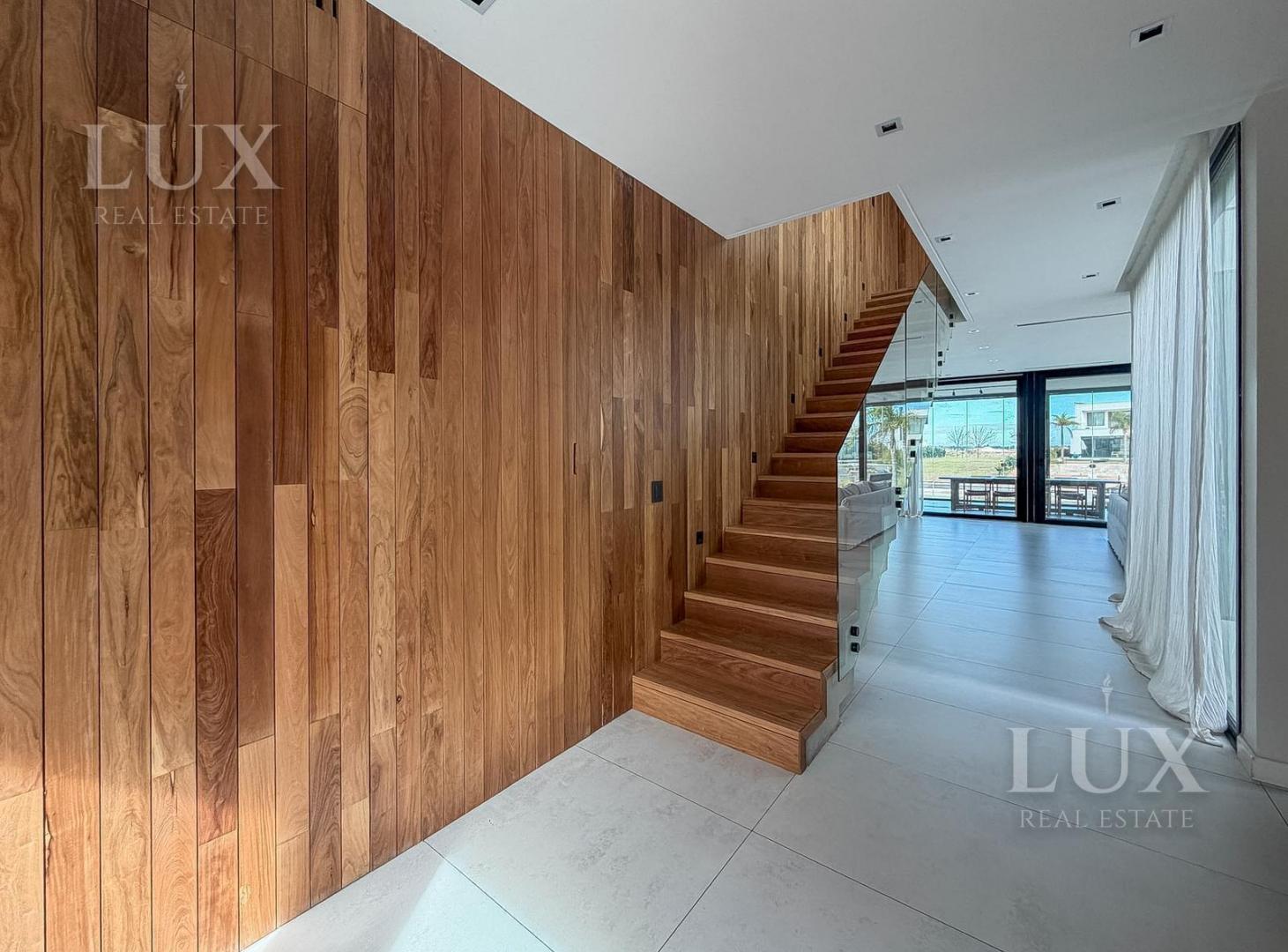 Foto de Casa en venta con 4 habitaciones en suite a la laguna en Virazon, Nordelta, imagen 2