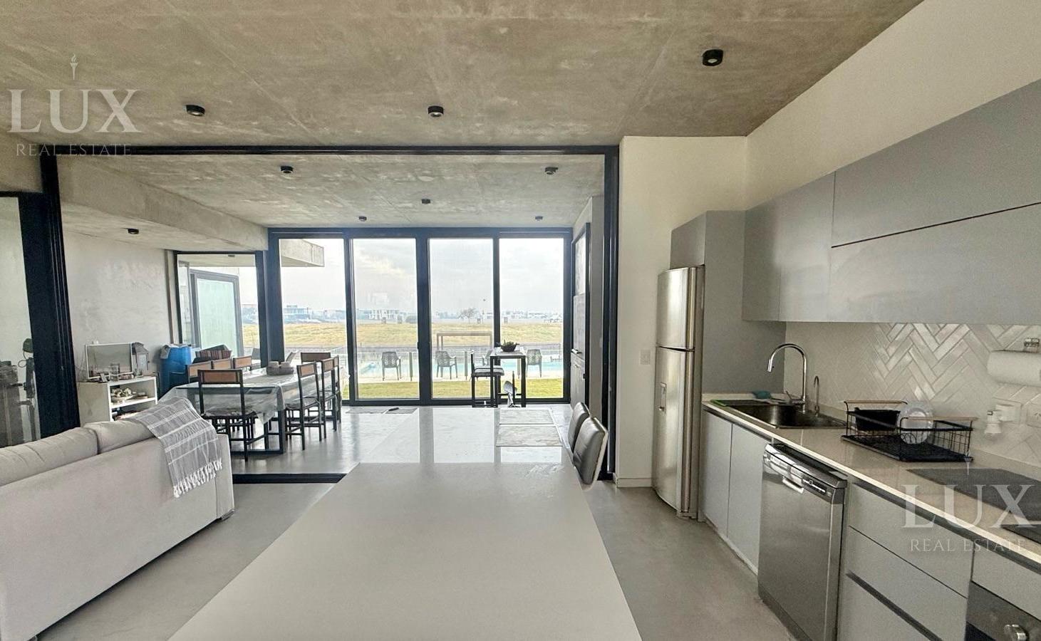 Foto de Casa en una planta con vista a la laguna barrio cerrado El Naudir, imagen 5