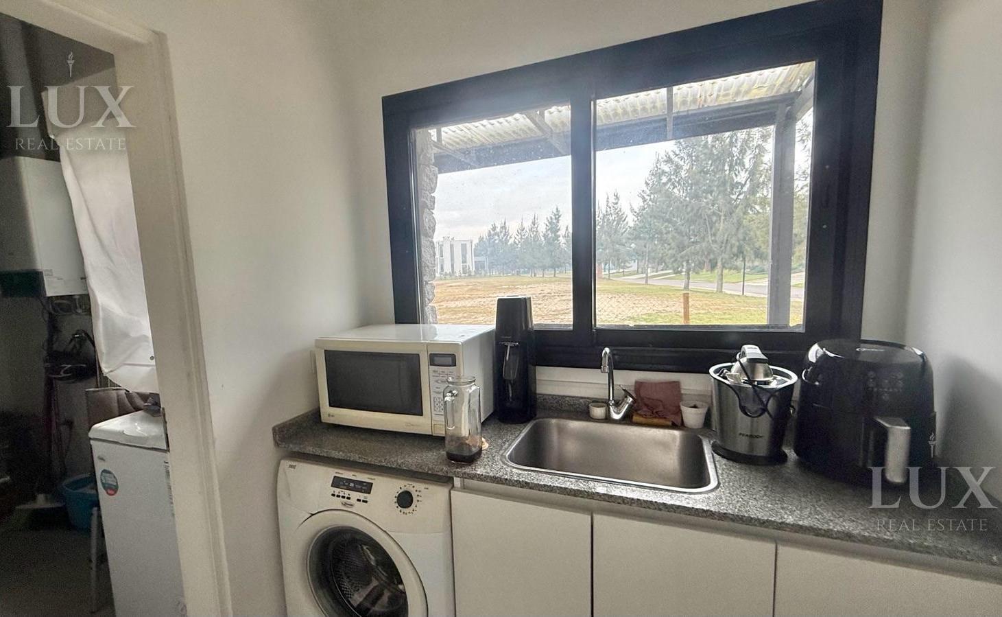 Foto de Casa en una planta con vista a la laguna barrio cerrado El Naudir, imagen 4
