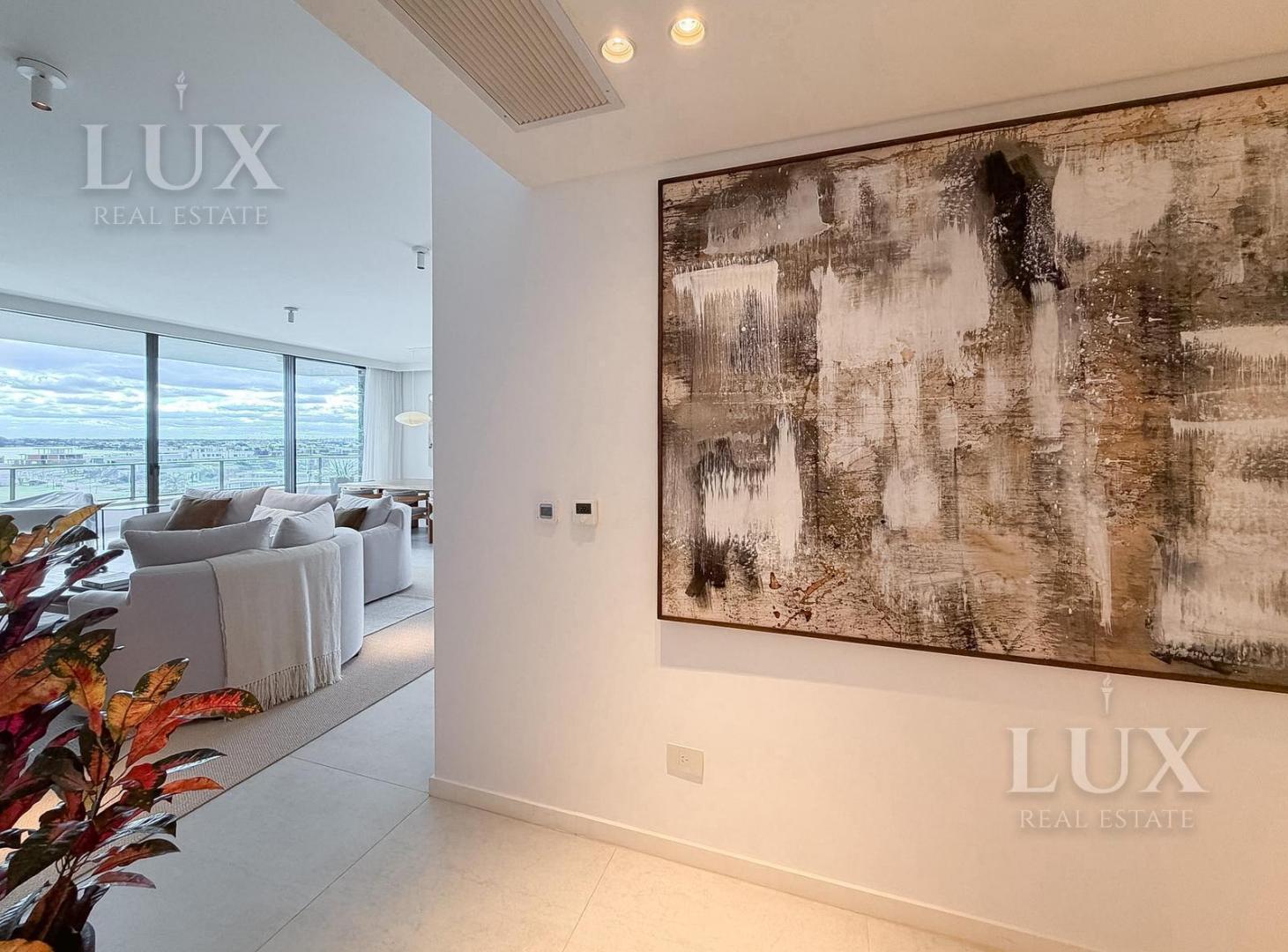 Foto de Departamento en venta o alquiler amoblado con 3 habitaciones en suite, imagen 1