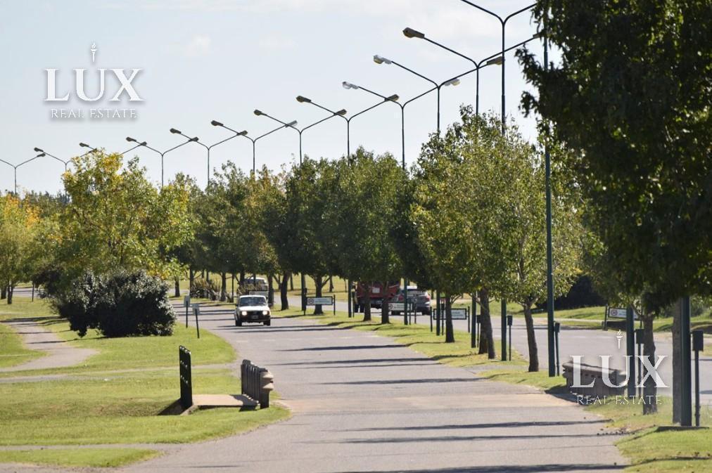 Foto de Terreno en venta en Pilar del Este, imagen 1