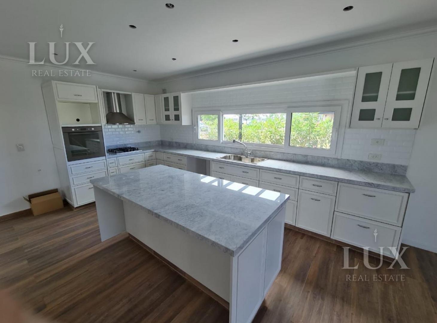Foto de Casa en alquiler anual con vista a la Laguna barrio Marinas, imagen 2