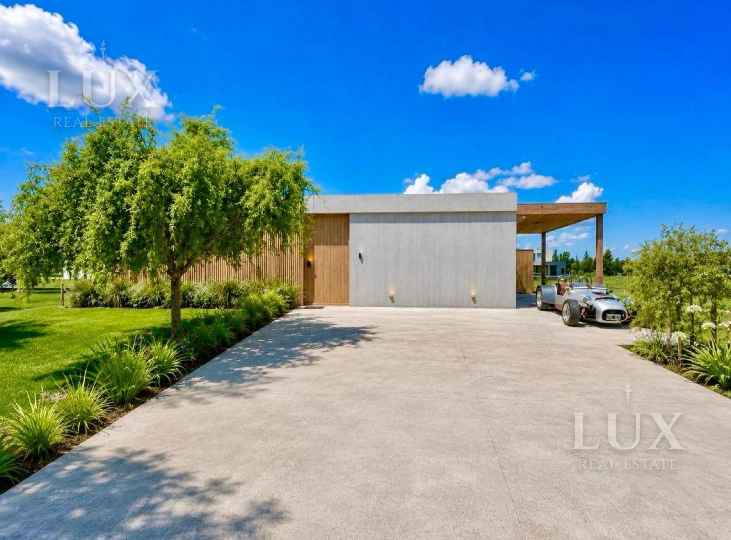 Foto de Casa a la laguna , hormigon , Naudir Escobar, imagen 3