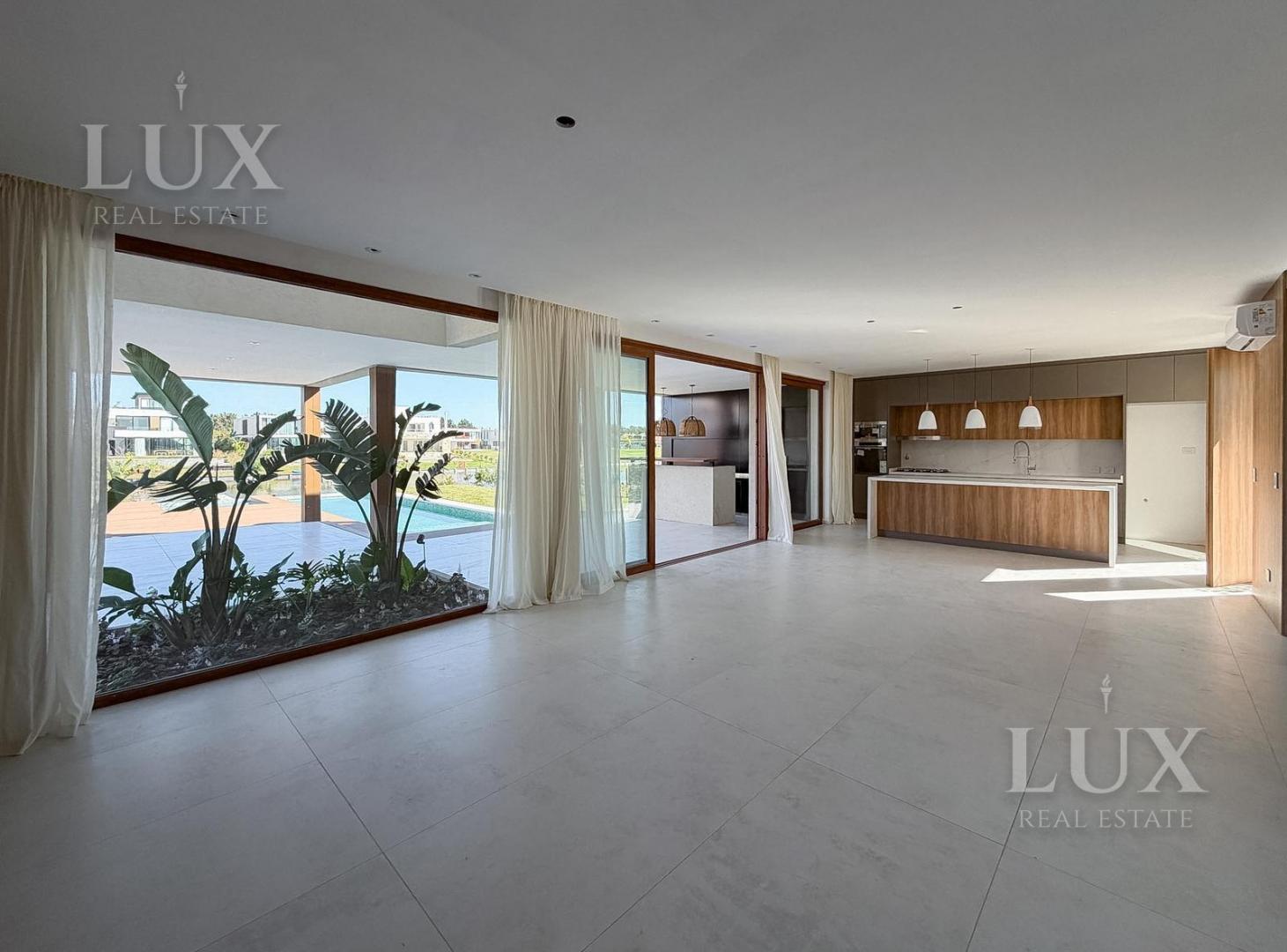 Foto de Casa en venta con 4 habitaciones a la laguna en Los Puentes, Nordelta, imagen 5