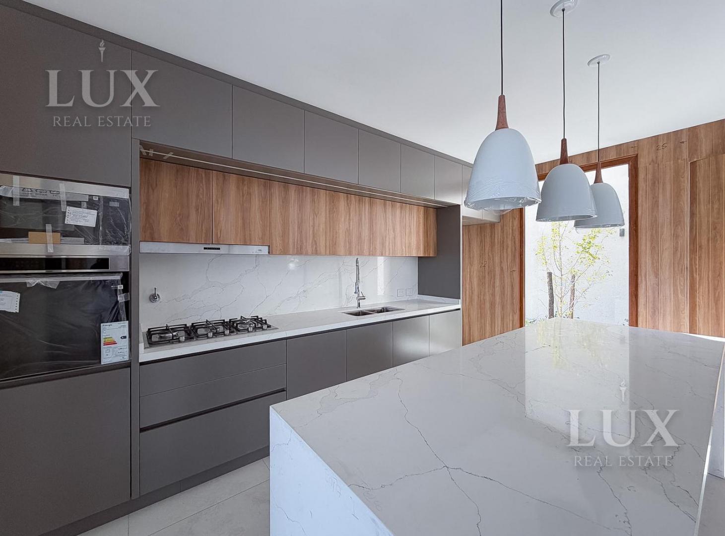 Foto de Casa en venta con 4 habitaciones a la laguna en Los Puentes, Nordelta, imagen 4