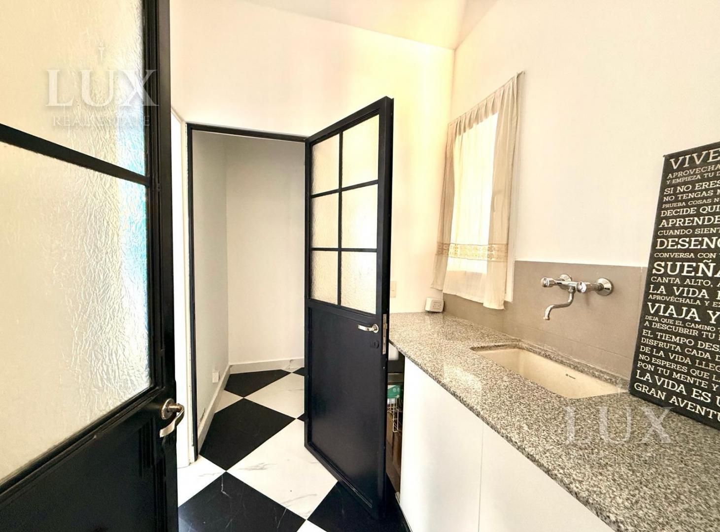 Foto de Casa en Venta El Canton Islas a la Laguna, imagen 1