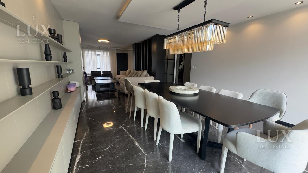 Foto de Casa Exclusiva en Villa Devoto 6 Ambientes Pileta Parque Parrilla, imagen 2