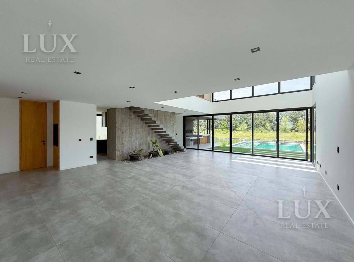 Foto de Casa en venta a la laguna con 4 habitaciones en suite en Los Puentes, imagen 2