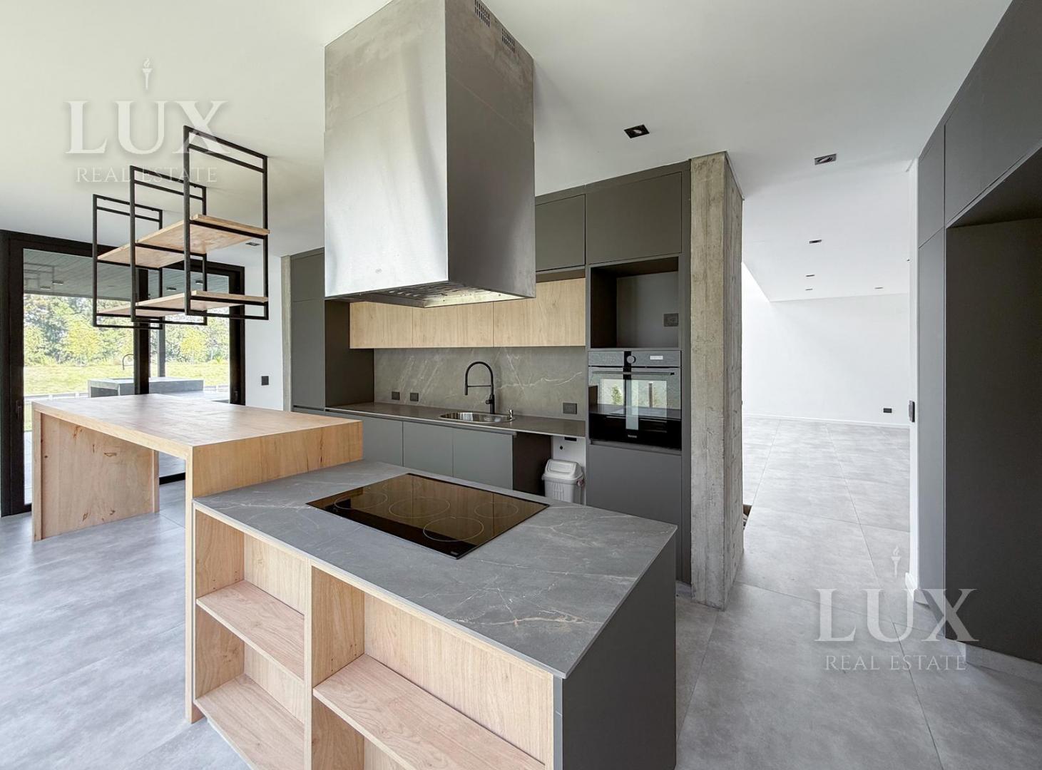Foto de Casa en venta a la laguna con 4 habitaciones en suite en Los Puentes, imagen 3