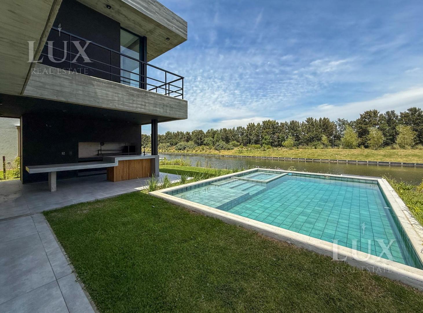 Foto de Casa en venta a la laguna con 4 habitaciones en suite en Los Puentes, imagen 4