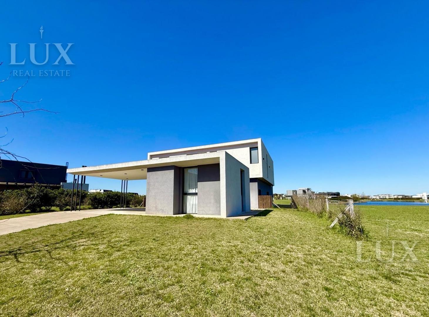 Foto de Casa en venta al lago barrio Marinas, imagen 3