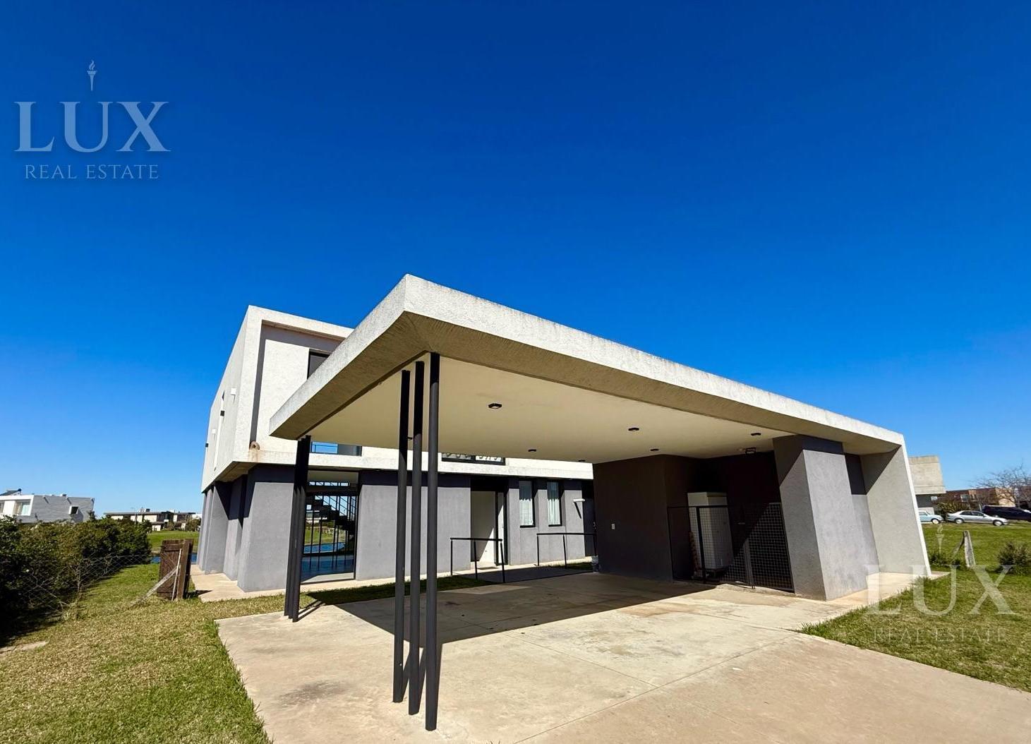 Foto de Casa en venta al lago barrio Marinas, imagen 1