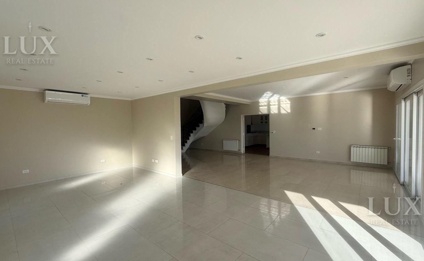 Foto de Casa en alquiler anual con vista a la Laguna barrio Marinas, imagen 2
