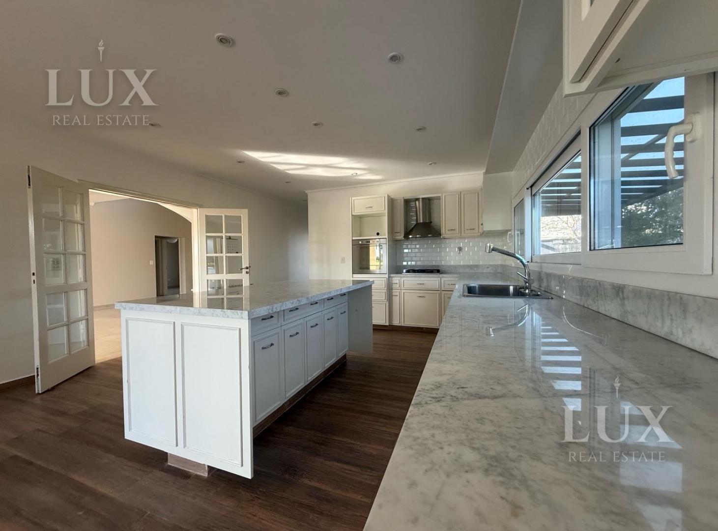 Foto de Casa en alquiler anual con vista a la Laguna barrio Marinas, imagen 4