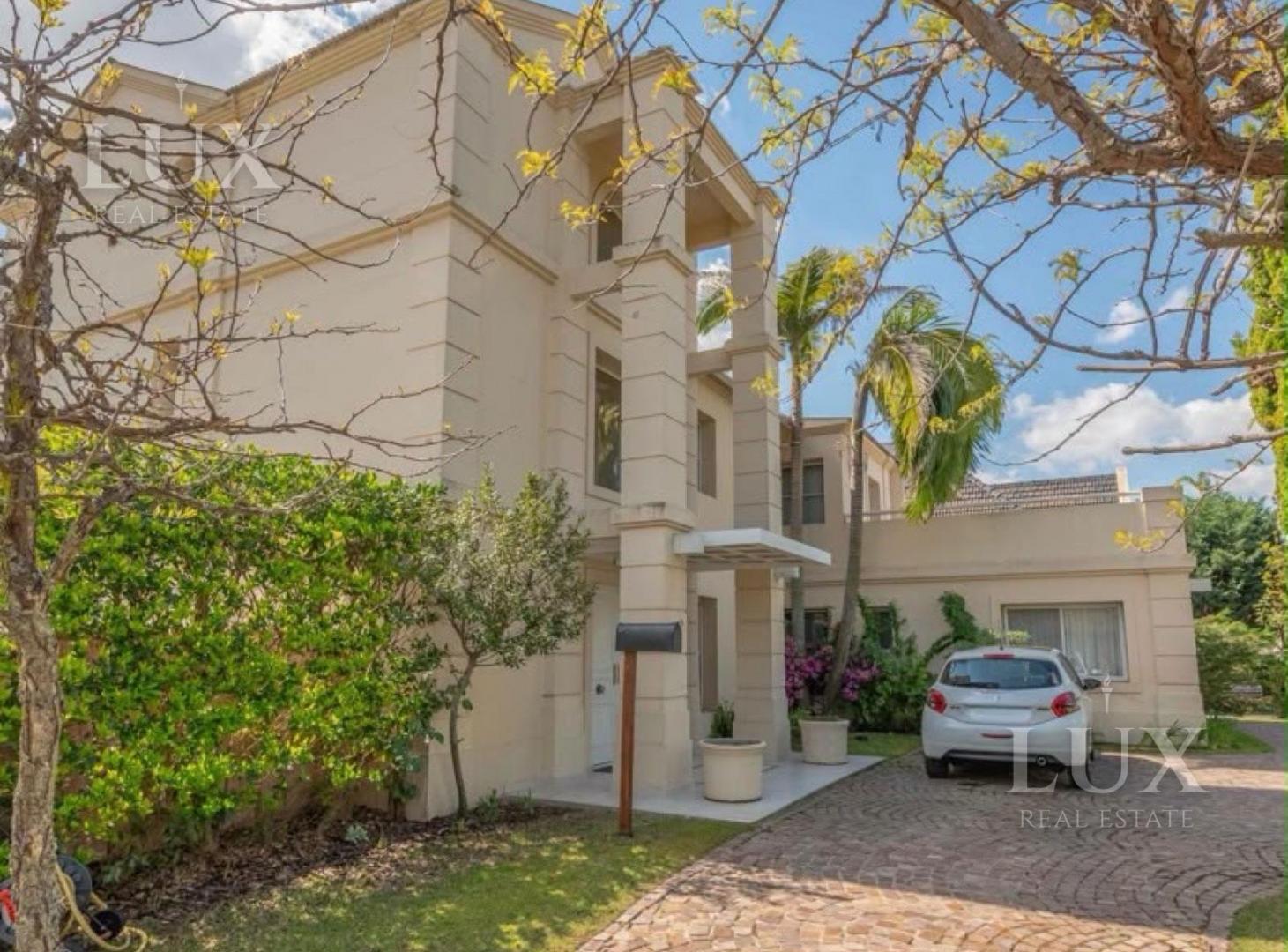 Foto de Casa en venta de 6 ambientes en Las Glorietas, imagen 3