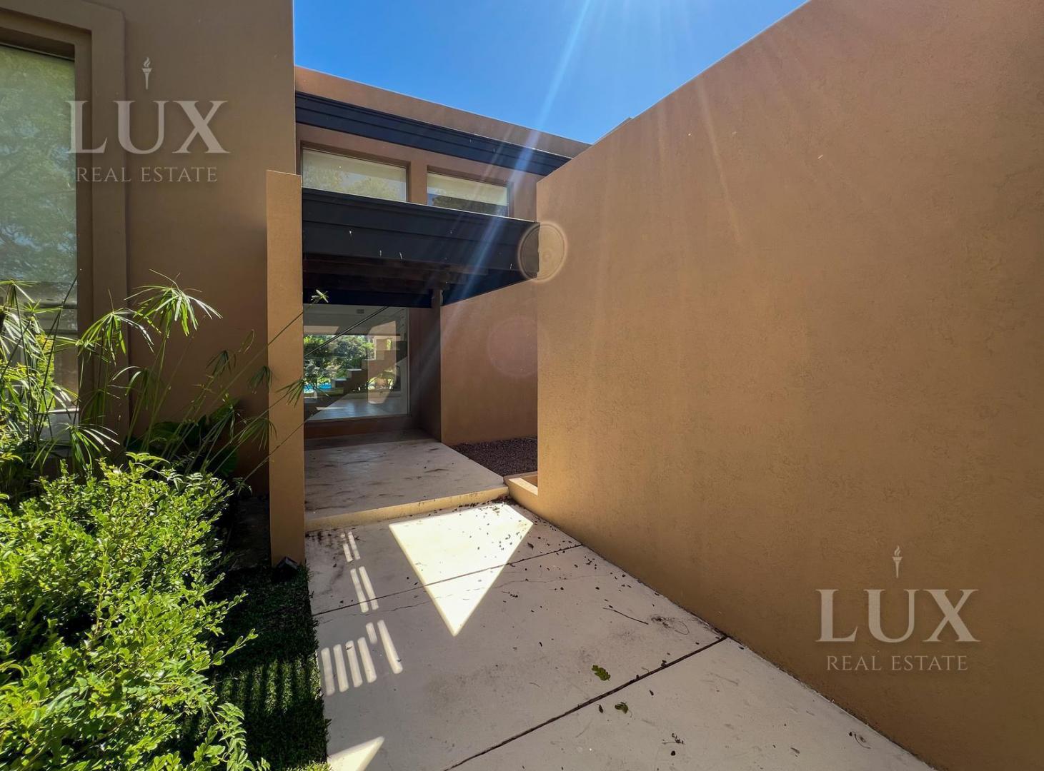 Foto de Casa en alquiler con 4 habitaciones a la laguna en Castores, Nordelta, imagen 1