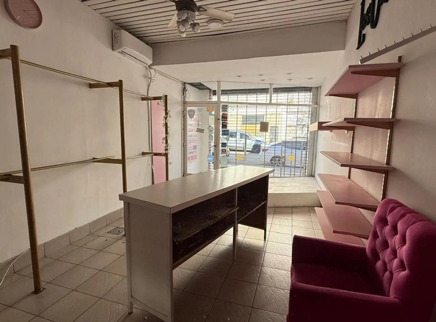 ALQUILER - LOCAL COMERCIAL 4