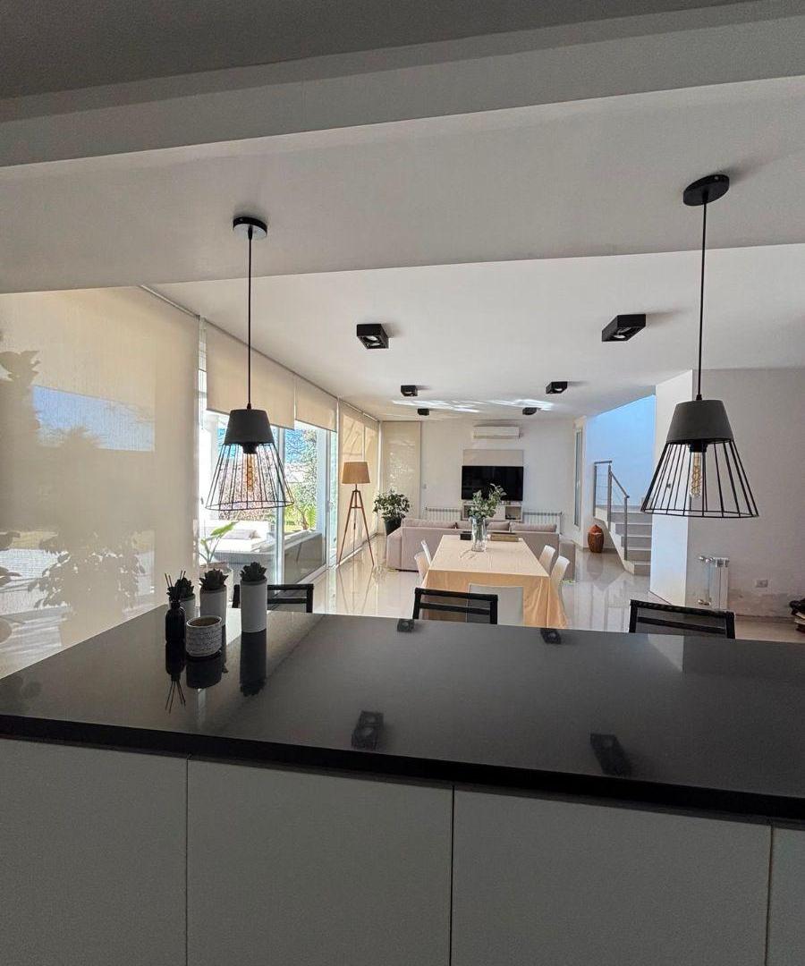 Foto de EN ALQUILER: Casa de Categoría en Las Cañitas Barrio Privado - 3 dorm., imagen 4