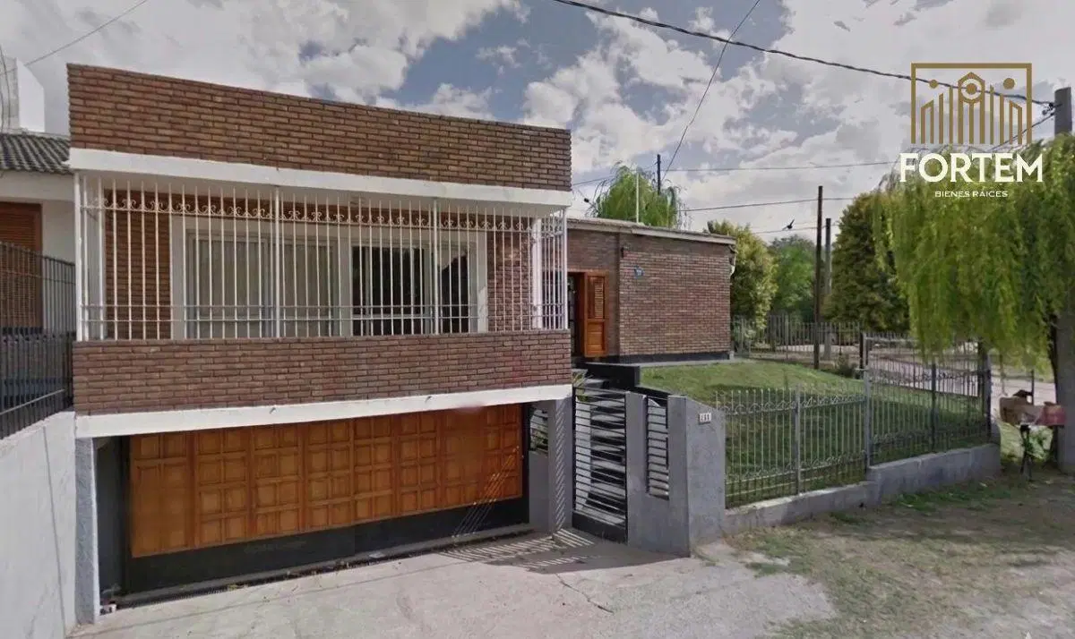 HERMOSA CASA ESQUINA - 3 dormitorios con cochera doble | QUEBRADA DE LAS ROSAS 3