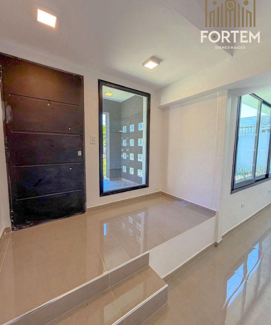 Foto de PROPIEDAD DE CATEGORIA | 4 Dormitorios | Santa Rita, Villa Carlos Paz, imagen 2
