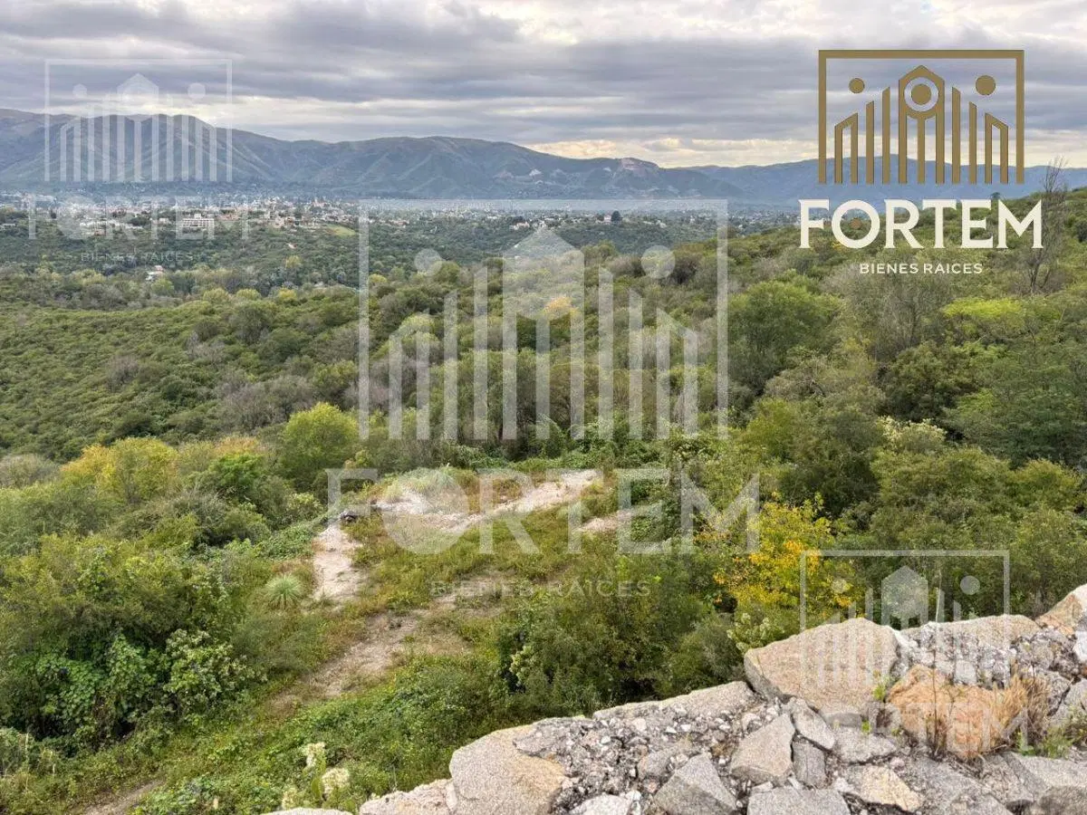 OPORTUNIDAD DE INVERSIÓN | 2,64 Hectáreas con Vista al Lago en La Falda. 3