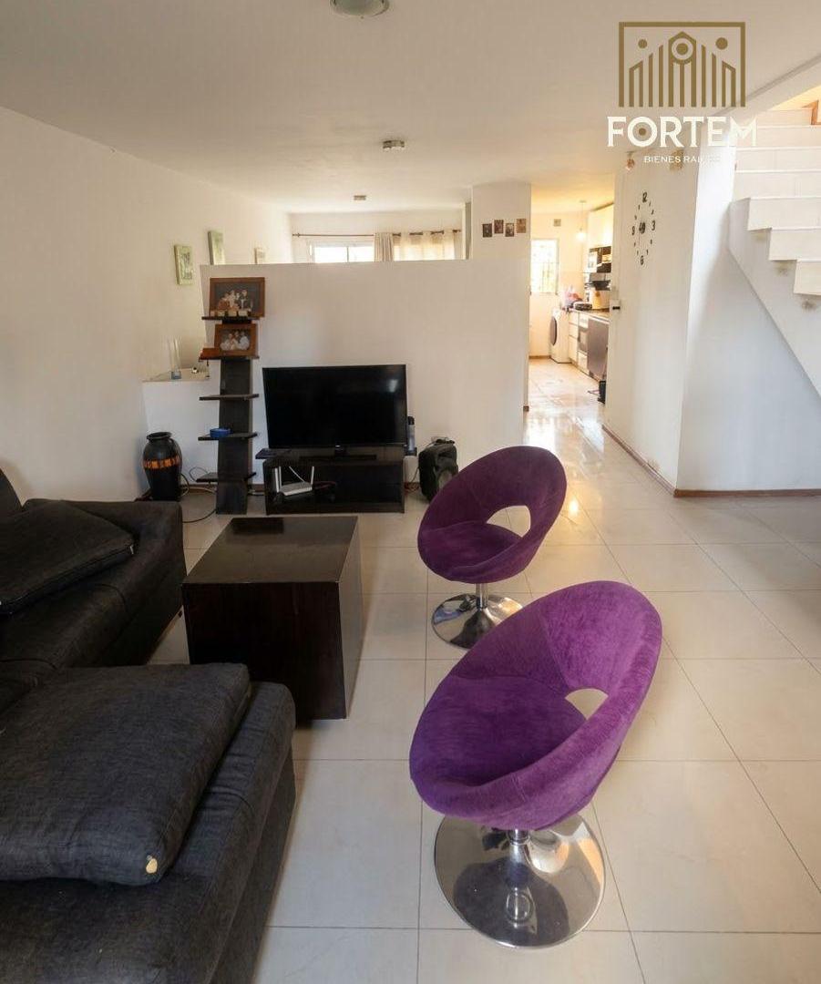 Foto de DUPLEX EN VENTA: 3 DORMITORIOS CON COCHERA, PATIO, CALEFACCIÓN CENTRAL, imagen 1