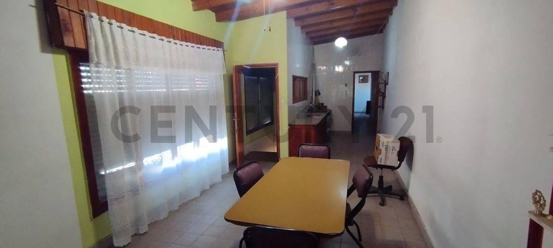 Foto de Venta de Casa mas Local Comercial en Villa Regina, imagen 3