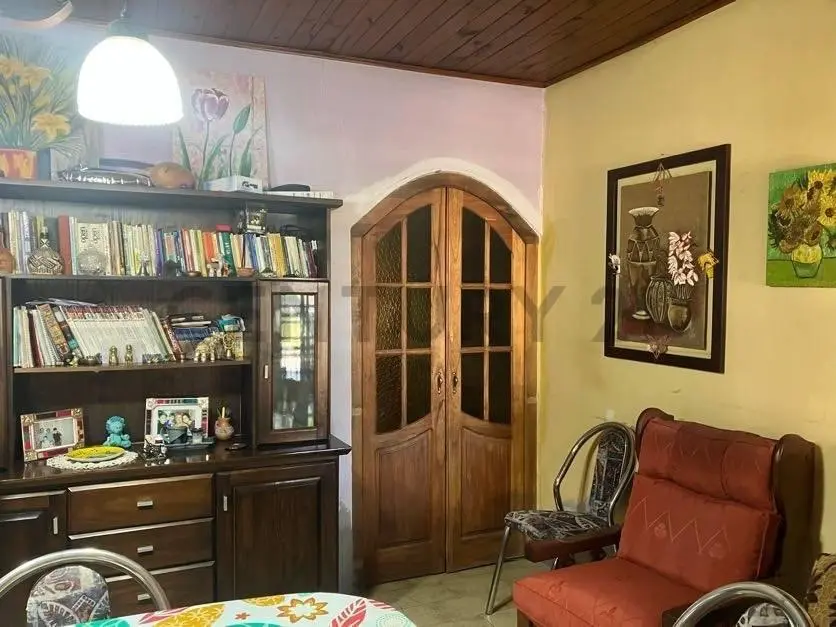 CASA + 3 DEPARTAMENTOS EN VENTA, GENERAL ROCA. 4
