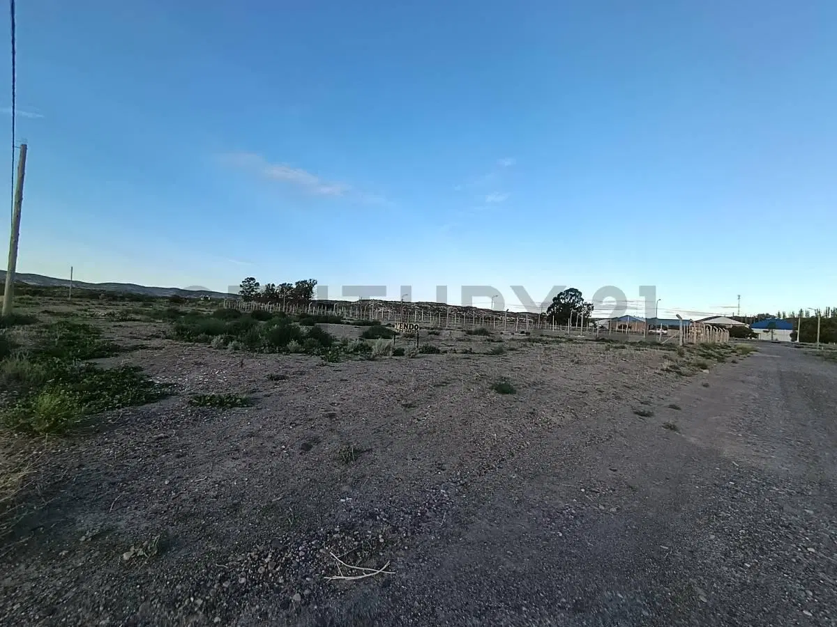 Venta de terreno en PORTAL DEL VALLE-CHICHINALES. 2