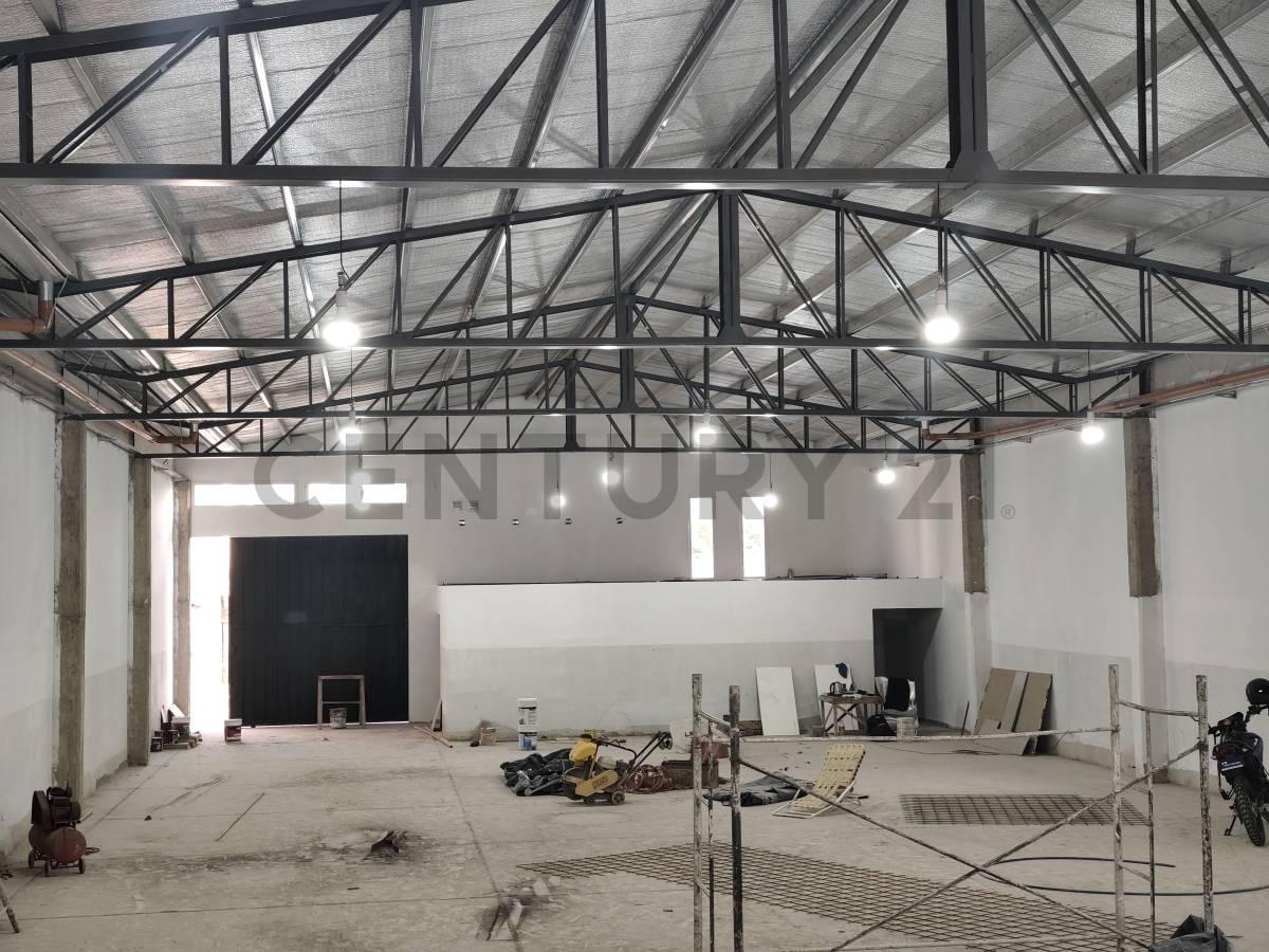 Foto de Alquiler Galpón comercial céntrico General Roca, imagen 5