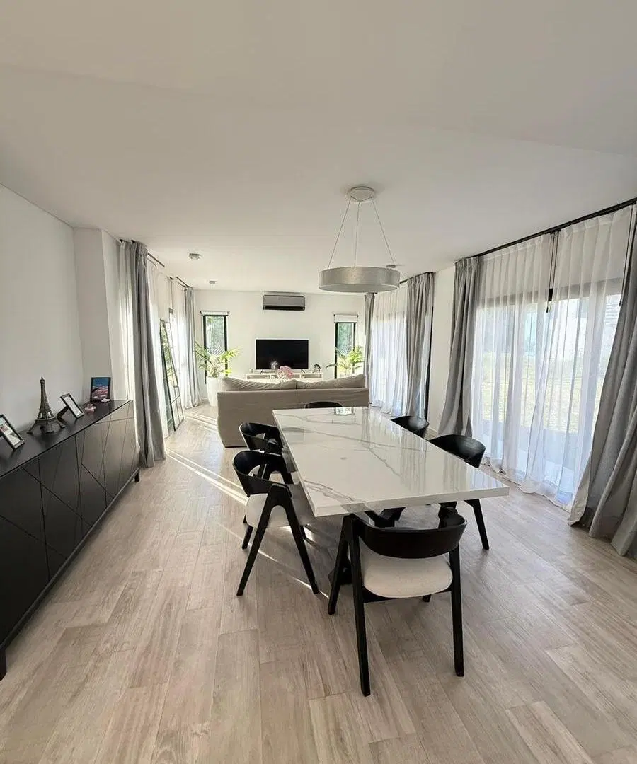 CASA EN VENTA 4 AMBIENTES Solar de Álvarez Nueva 3