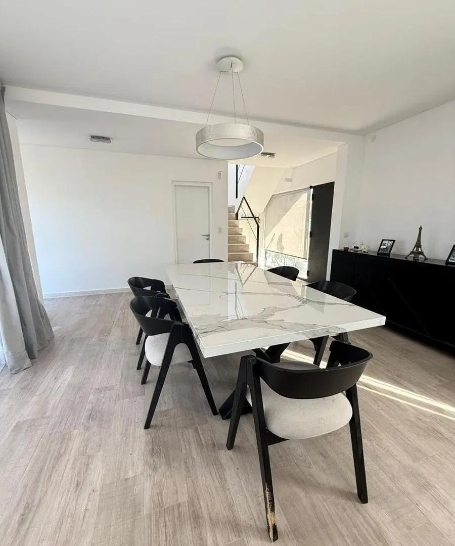 CASA EN VENTA 4 AMBIENTES Solar de Álvarez Nueva 1