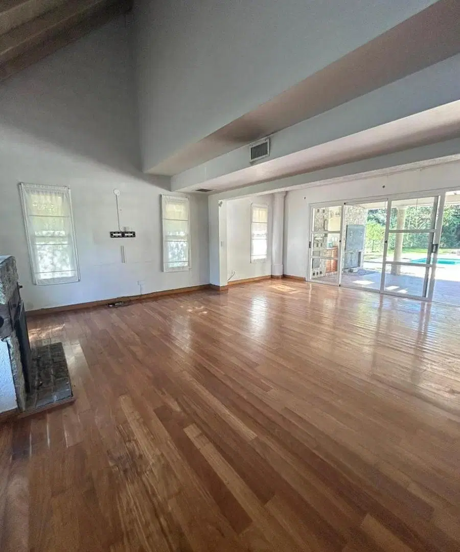 Casa en Venta y Alquiler 4 ambientes Campos de Alvarez con pileta 5