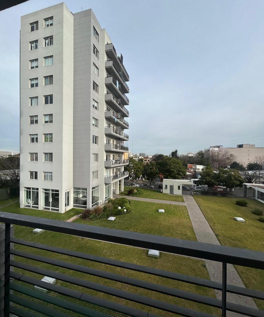 Foto de Departamento Moreno centro 2 ambientes seguridad 24hs, imagen 1