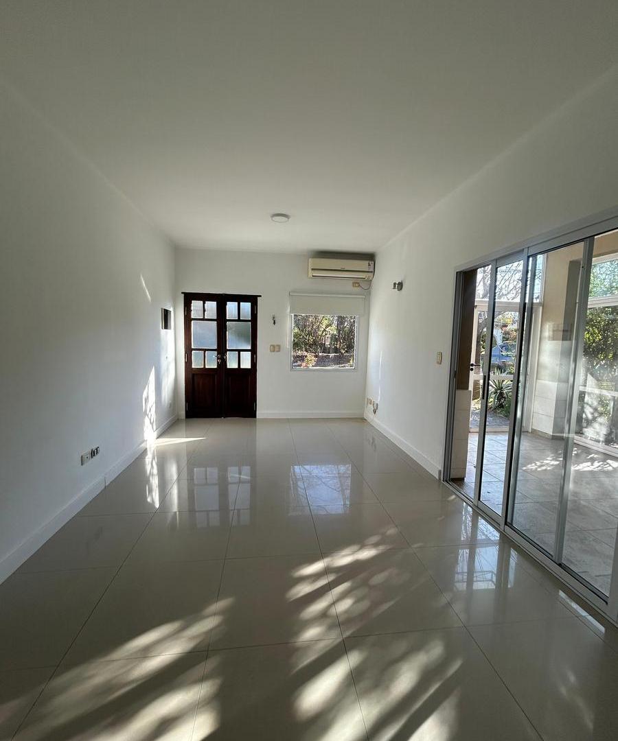 Foto de Casa en Alquiler Banco Provincia 3 dormitorios - 1 lote, imagen 1
