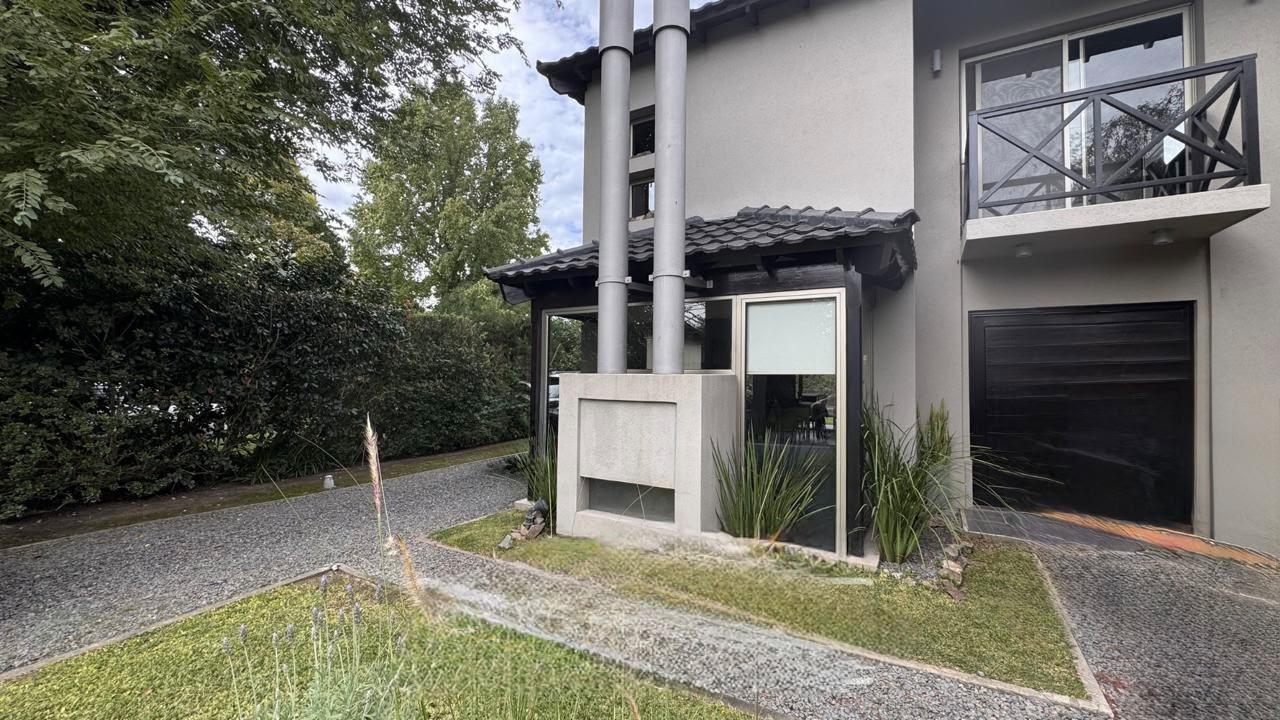 Foto de VENTA CASA COUNTRY BANCO PROVINCIA 4 AMBIENTES, imagen 1