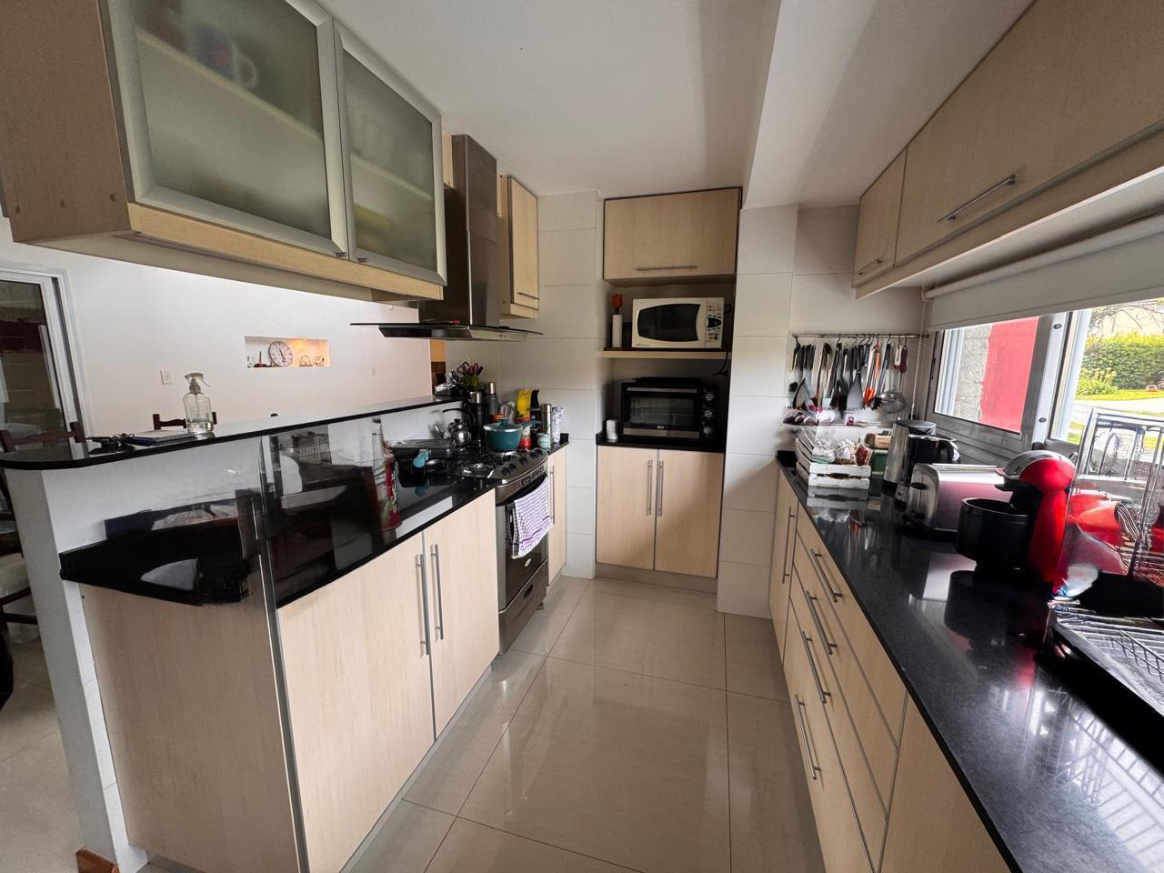 Foto de CASA VENTA COUNTRY BANCO PROVINCIA, imagen 3
