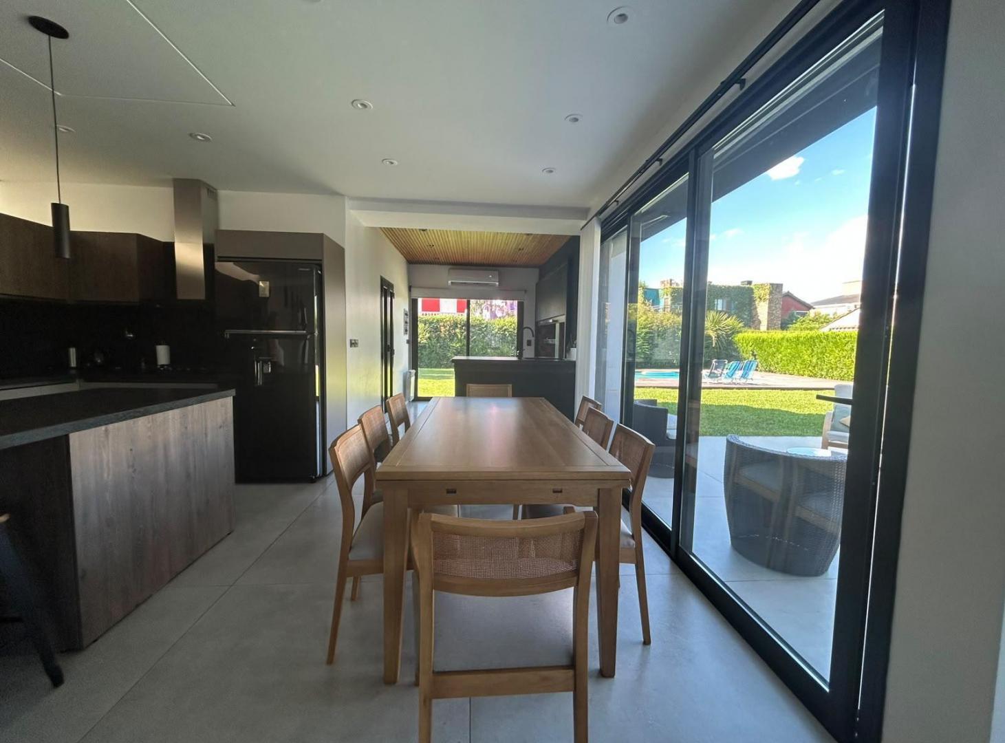 Foto de CASA VENTA COUNTRY BANCO PROVINCIA MODERNA, imagen 2
