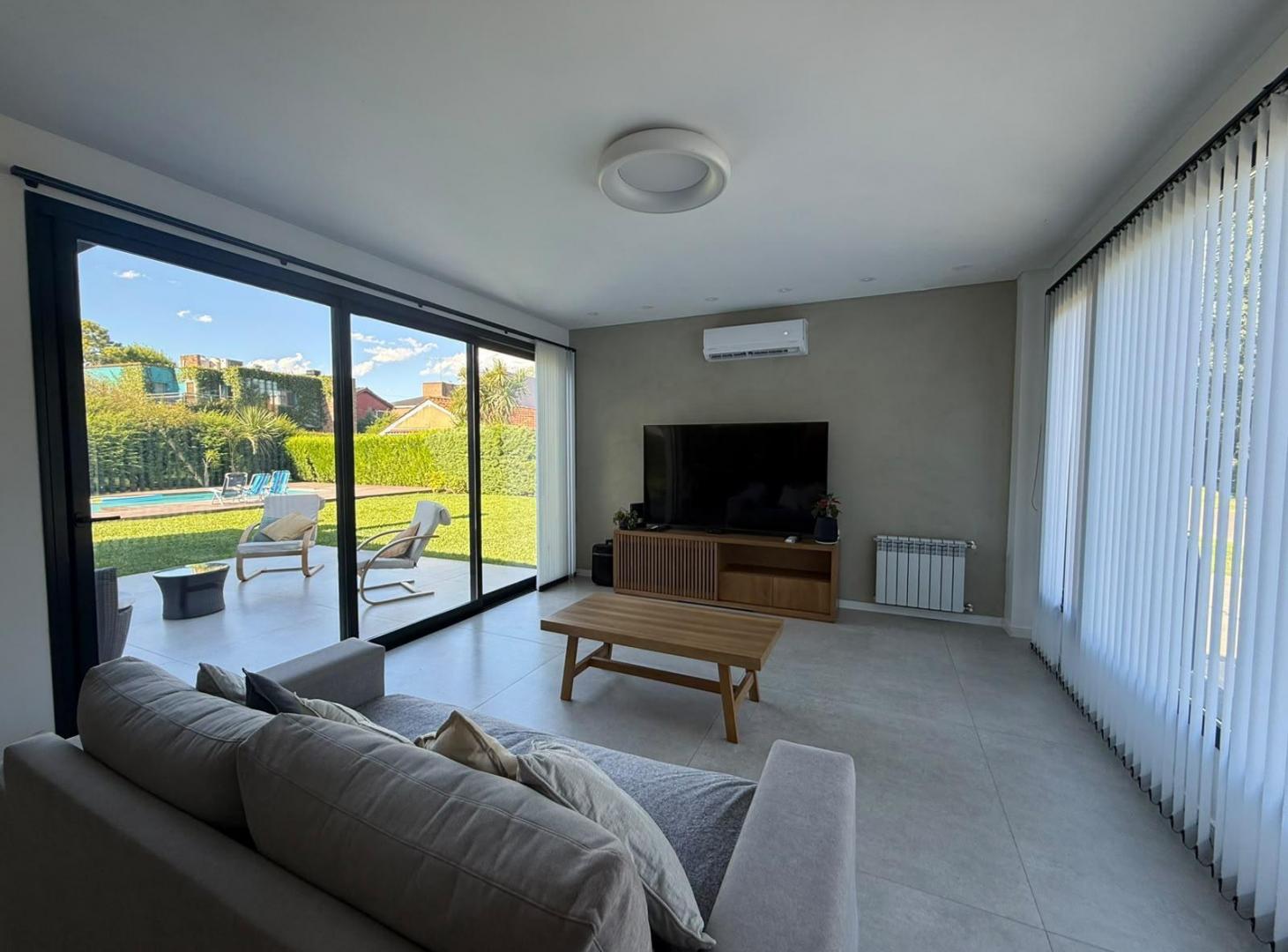 Foto de CASA VENTA COUNTRY BANCO PROVINCIA MODERNA, imagen 1