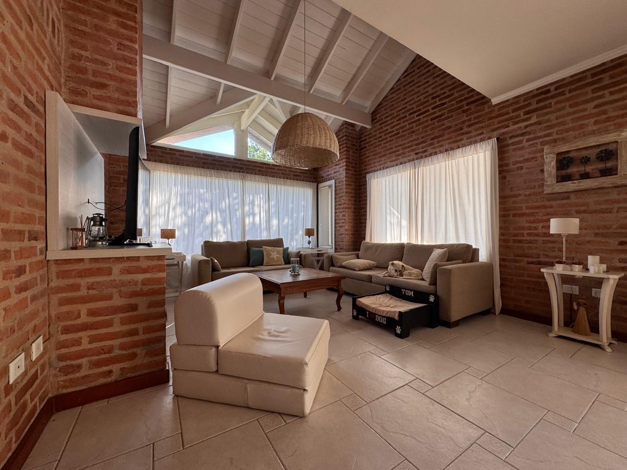 Foto de CASA VENTA COUNTRY BANCO PROVINCIA, imagen 3