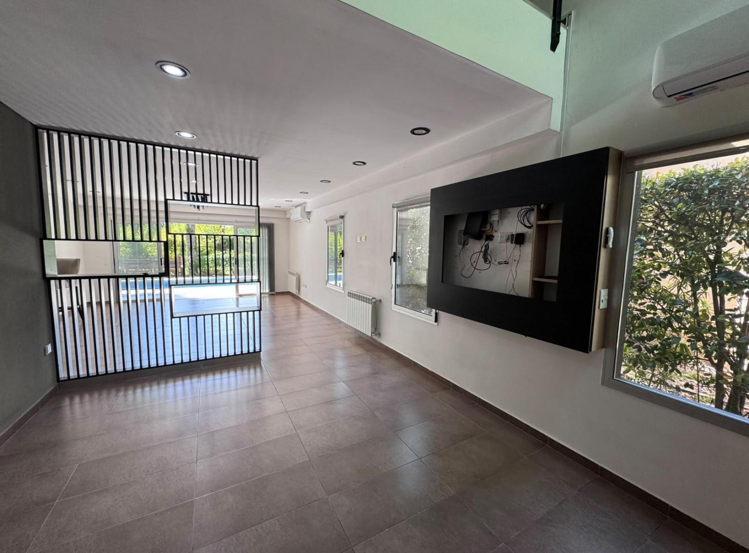 Foto de CASA MODERNA COUNTRY BANCO PROVINCIA EN UN LOTE, imagen 4