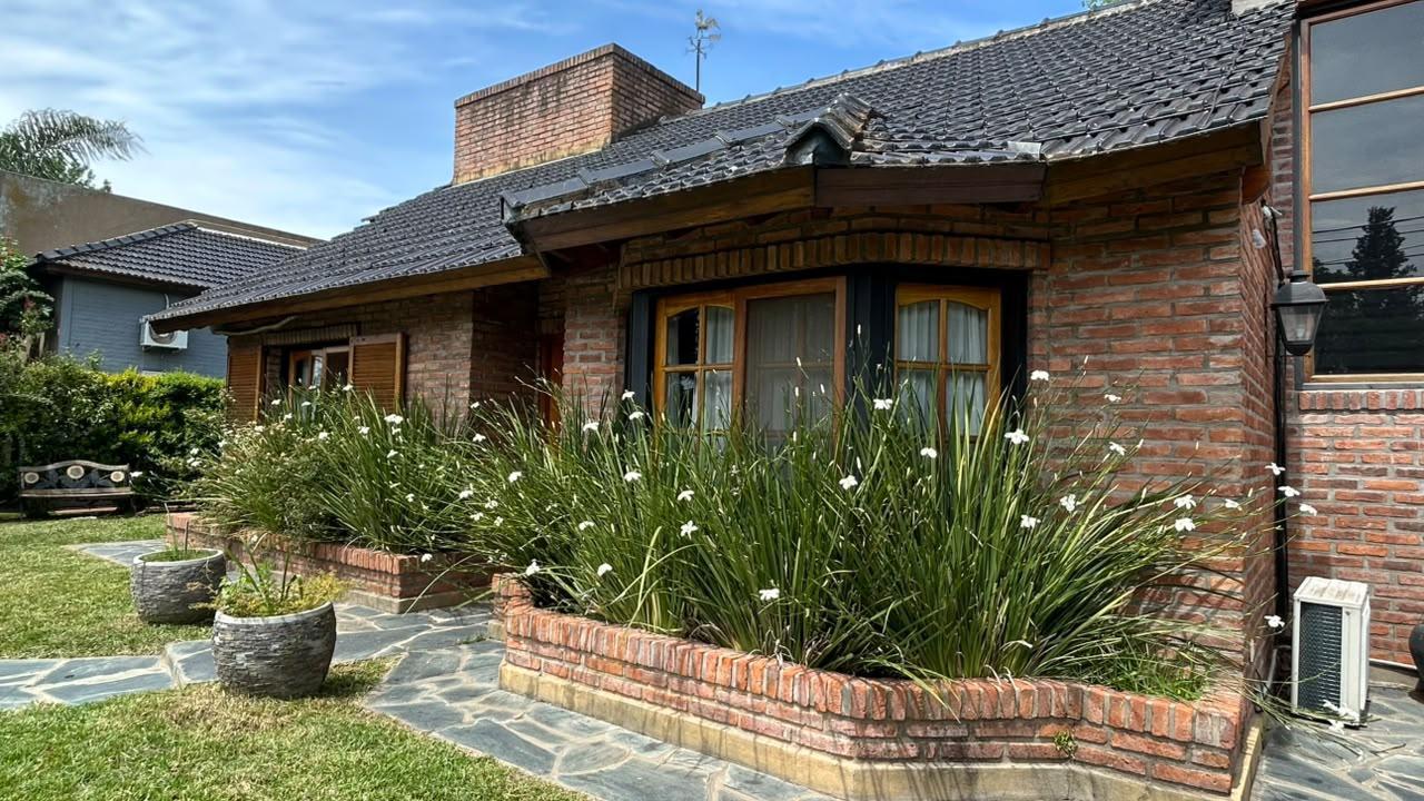 Foto de CASA EN ALQUILER ANUAL COUNTRY BANCO PROVINCIA, imagen 2