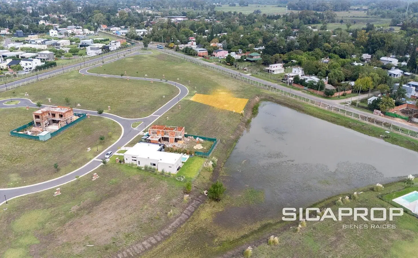 Terreno en Santa Sofía 4