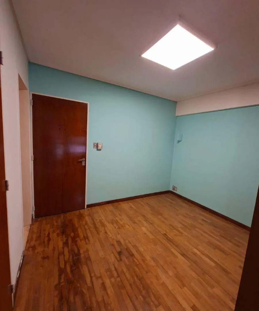 DEPTO MONOAMBIENTE EN ALQUILER
ubicado en 45 E/ 5 Y 6
25 mts2 aprox. 4