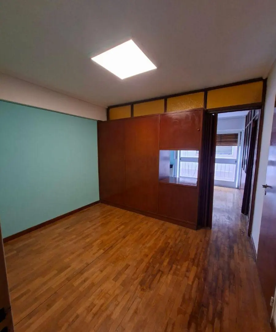 DEPTO MONOAMBIENTE EN ALQUILER
ubicado en 45 E/ 5 Y 6
25 mts2 aprox. 3